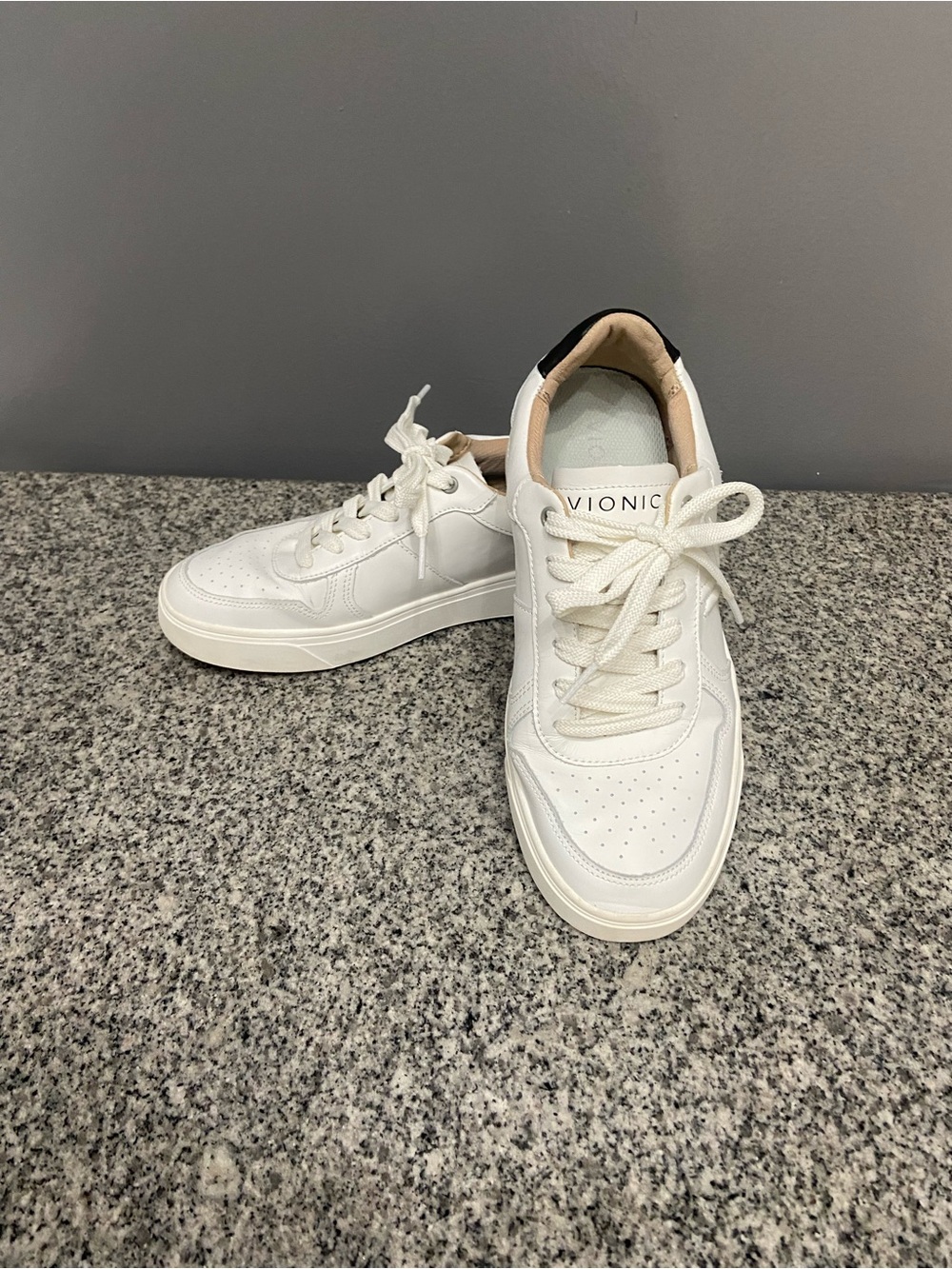 VIONIC Womens Kimmie Court White Leather Sneakers US 8.5W Athletic Chunky Comfy